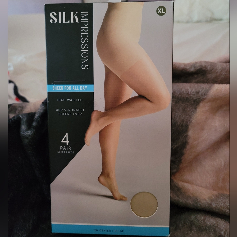 Silk Impressions Sheer Pantyhose Nylon Stockings 4-Pack Size XL 20 Denier Beige‎